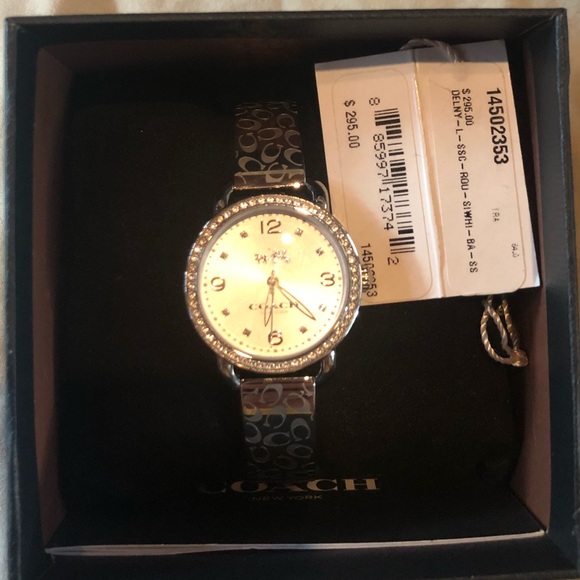 Coach Watch - Picture 4 of 4